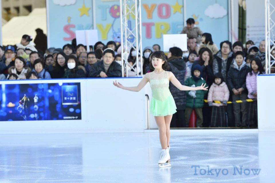 本田紗来「TOKYO SKYTREE TOWN ICE SKATING PARK」 ©Tokyo Now