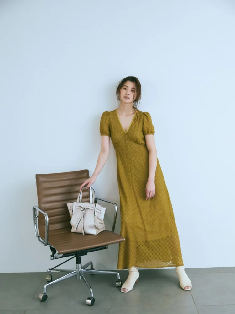 KEEP SMILING CHARITY COLLECTION
Curations by Aya Asahina