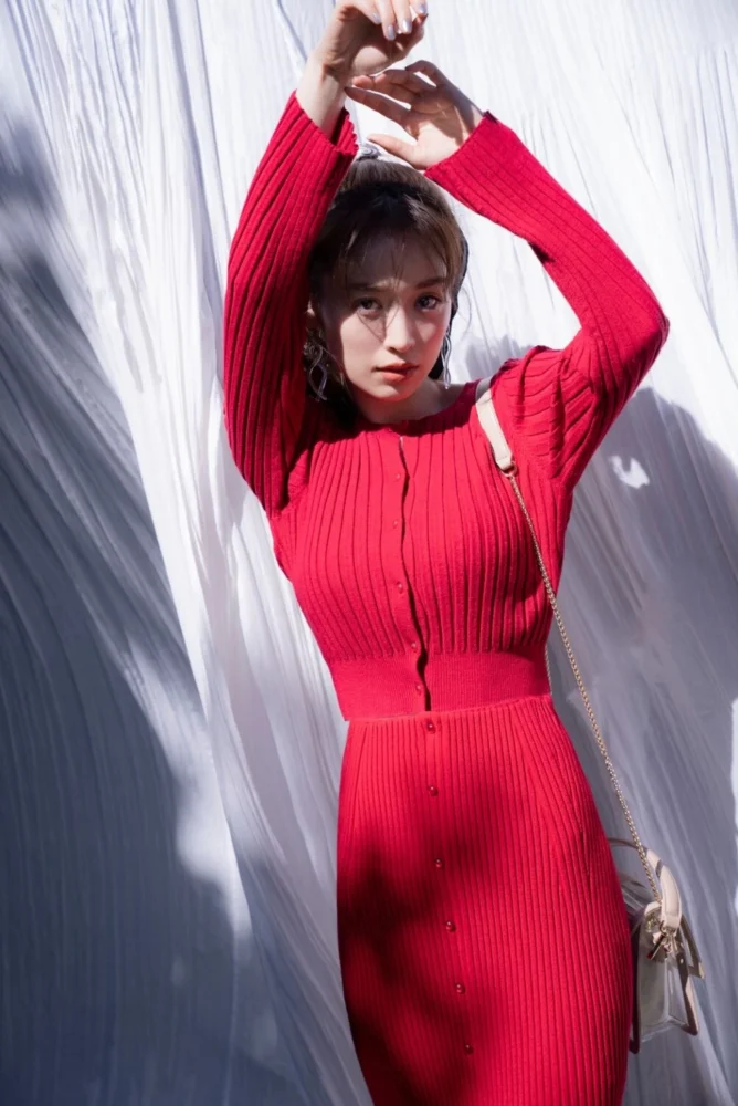 FASCINATED ～魅せる素肌、透かす色気～ feat. 泉里香