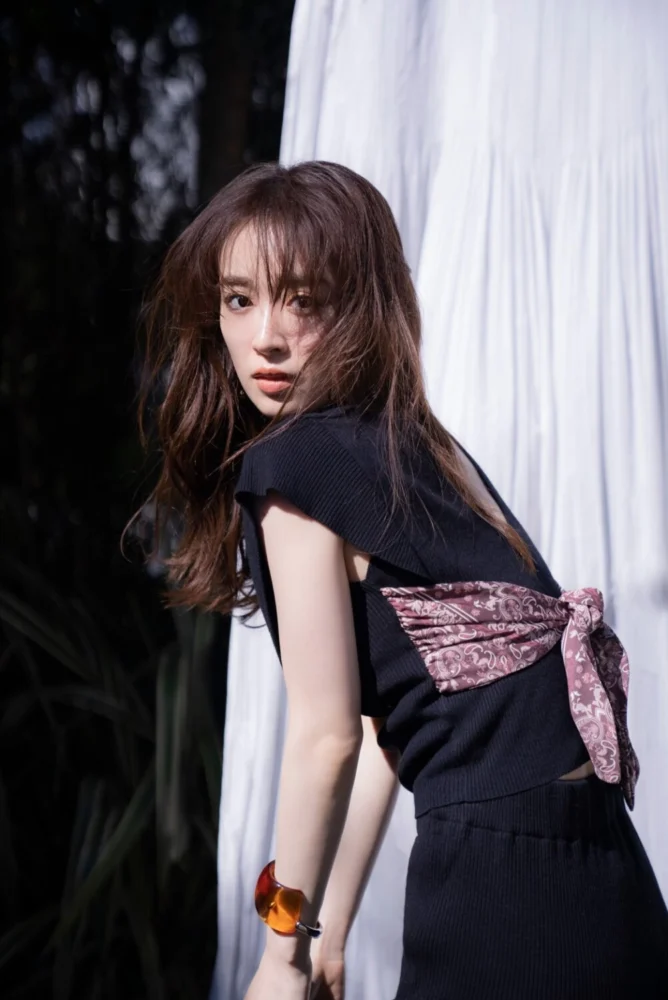 FASCINATED ～魅せる素肌、透かす色気～ feat. 泉里香