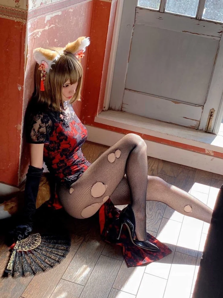 えなこ×BEASTARS ワイルドキック