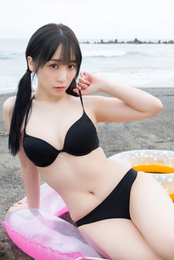 伊織もえ×僕の心のヤバイやつコラボ写真集