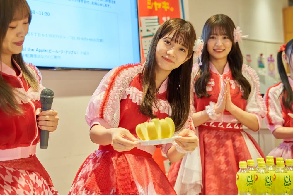 信州りんご応援団「Peel the Apple」