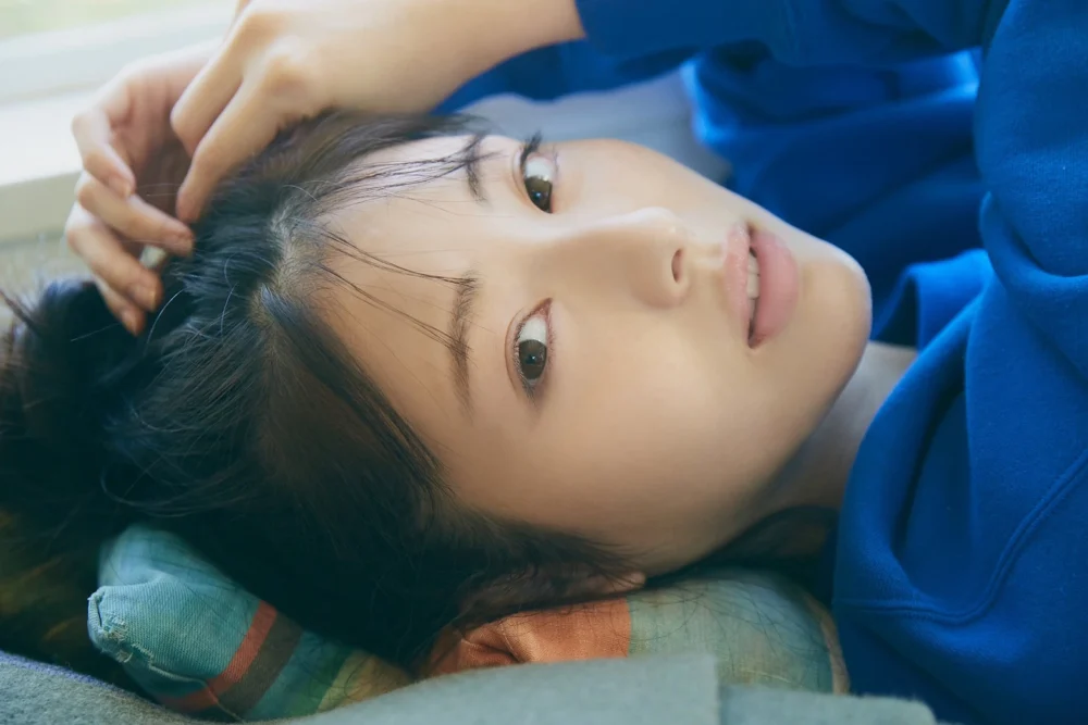 浜辺美波カレンダー2023.4-2024.3