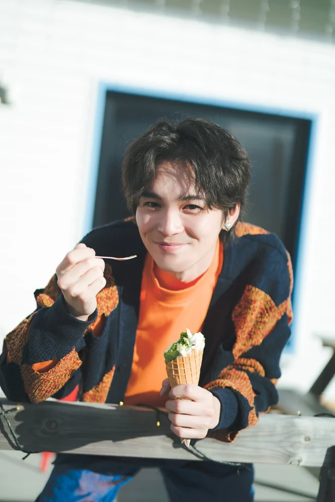 『金子隼也1st写真集BeMyself』『金子隼也カレンダー2023.04-2024.03』