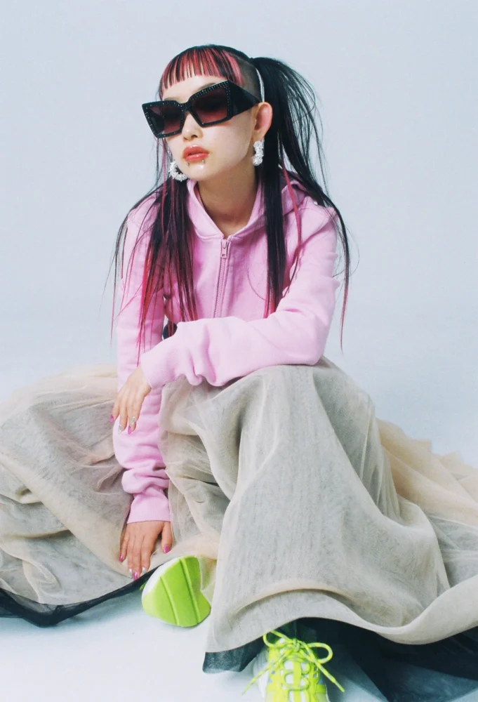 「H&M Studio 2023年春夏 ウィメンズ コレクション」詩羽