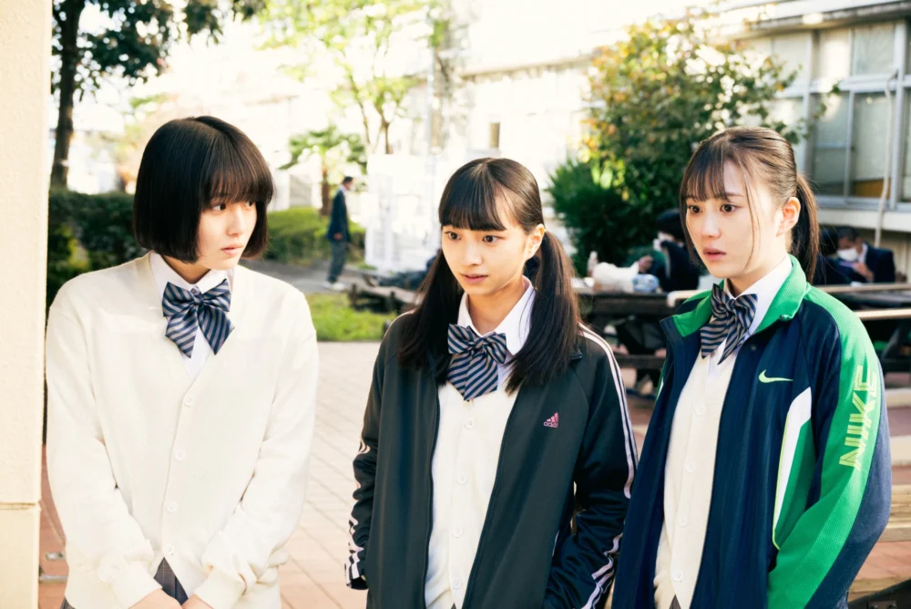 映画『イルカはフラダンスを踊るらしい』場面写真