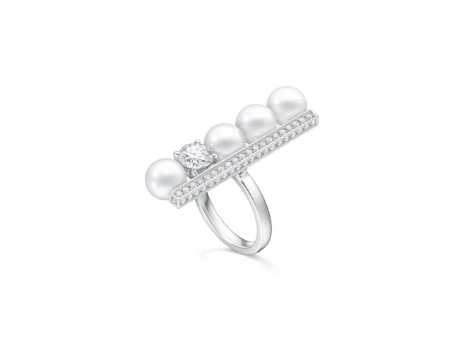 TASAKI70周年アニバーサリーエキシビション「FLOATING SHELL」