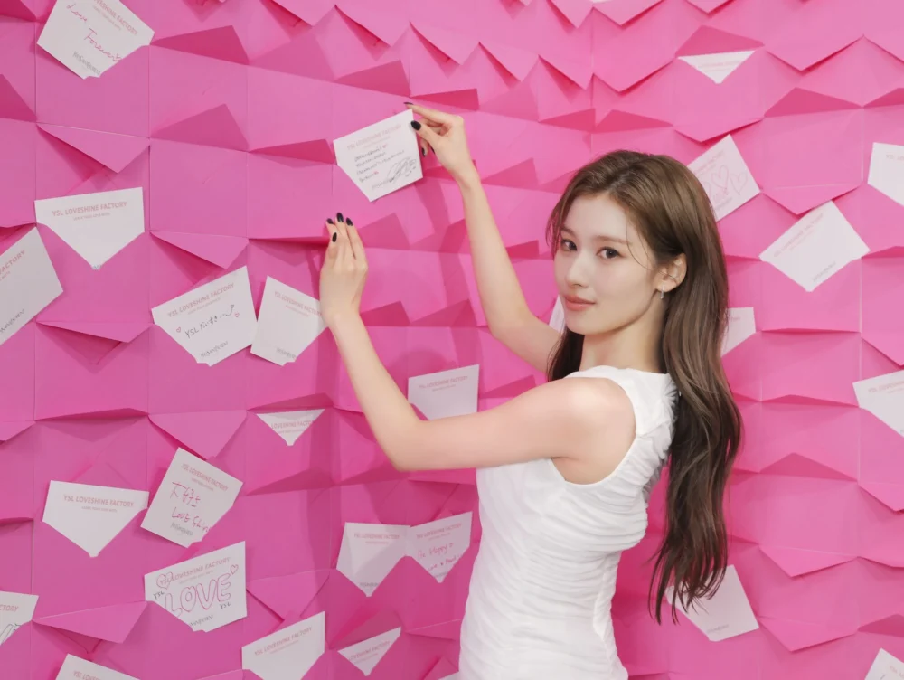 ポップアップイベント「YSL LOVESHINE FACTORY」 ©YSL BEAUTY