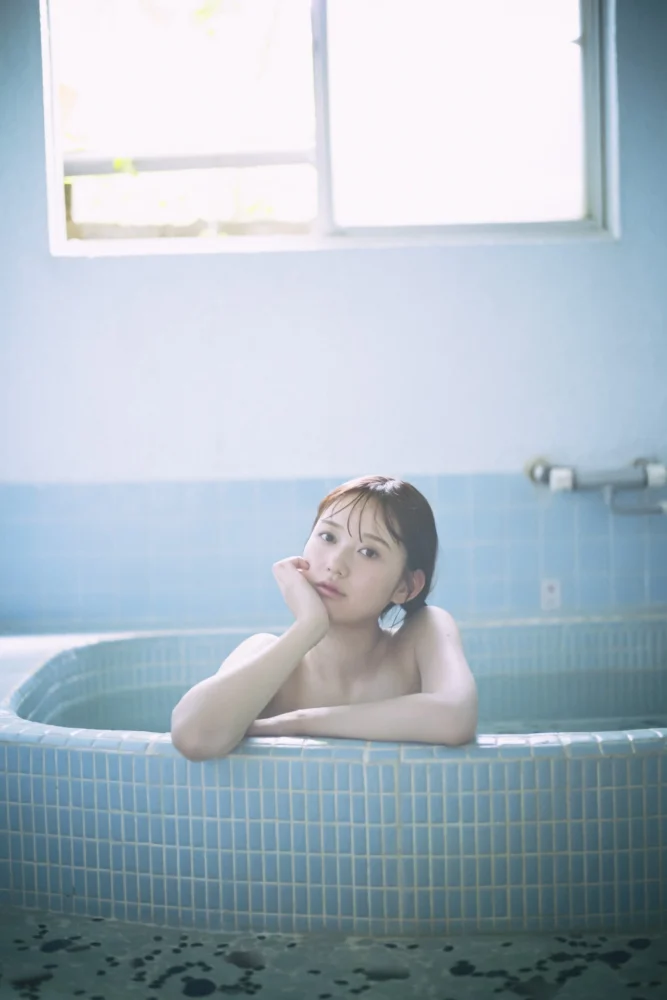 AKB48 大盛真歩1st写真集 ©KADOKAWA／写真：細居幸次郎