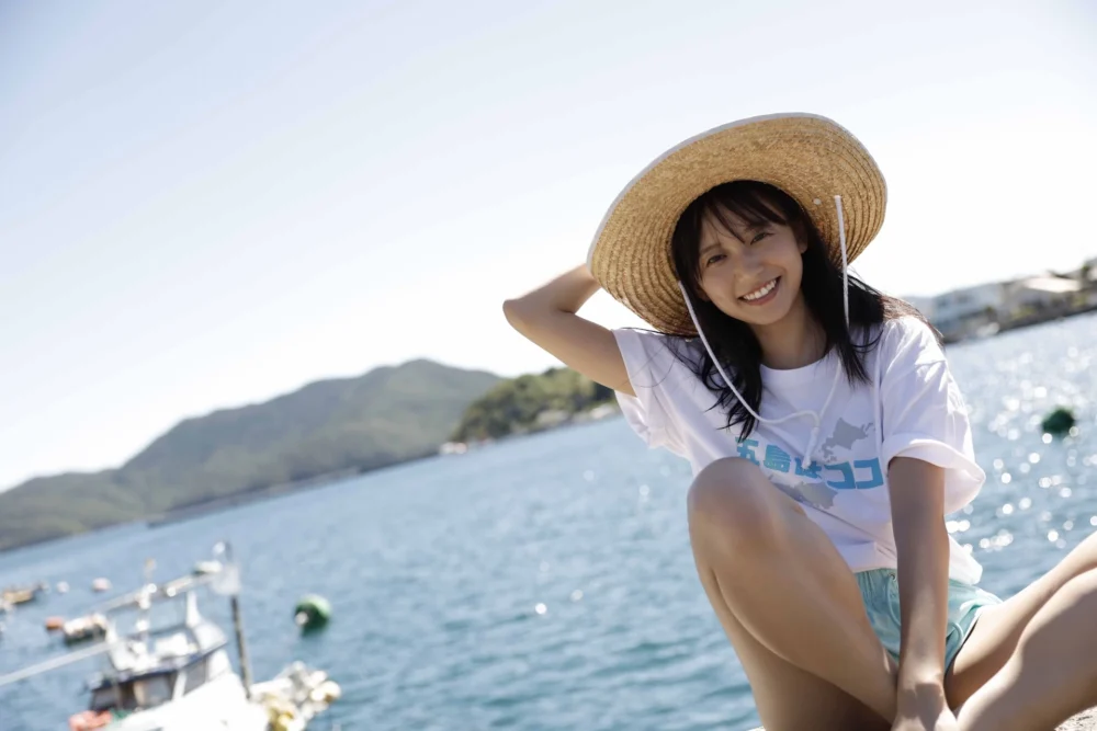 志田音々サード写真集