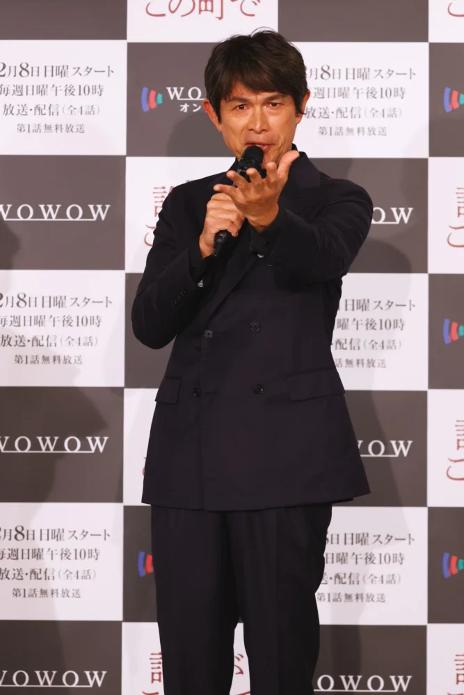 『連続ドラマW 誰かがこの町で』完成報告会