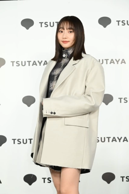 「武田玲奈10周年記念写真集 SISU」発売記念イベント