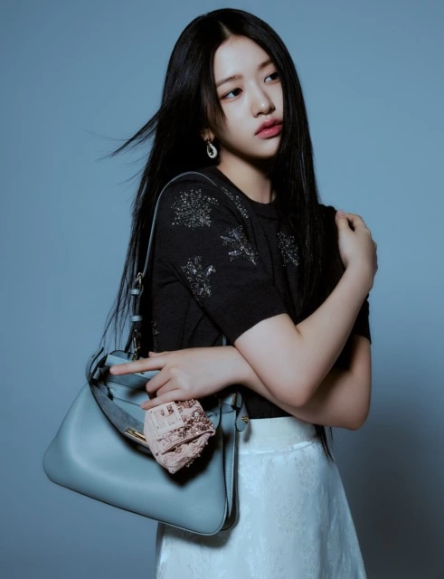 FENDI Peekaboo Soft Small Special Shooting featuring South Korean singer An Yu Jin