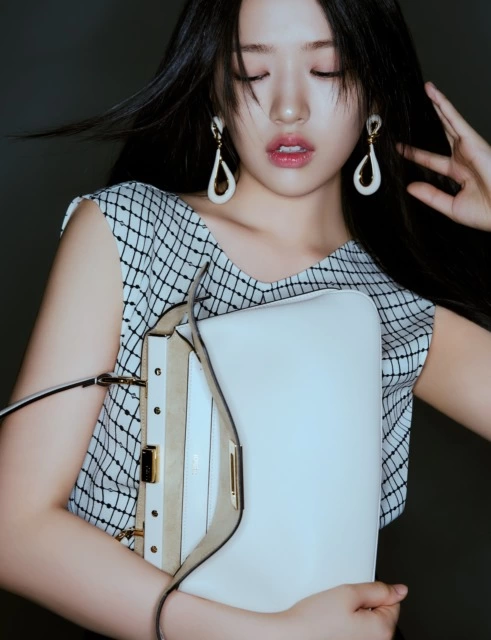 FENDI Peekaboo Soft Small Special Shooting featuring South Korean singer An Yu Jin