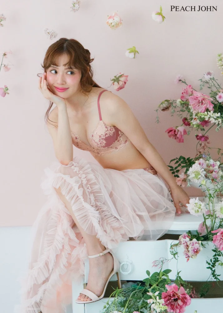 内田理央 meets PEACH JOHN ヘルシーな色気で魅せる夏ランジェリー