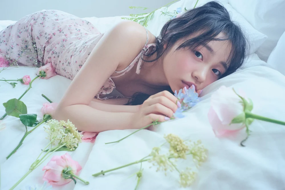 林芽亜里 anniversary calendar photobook 2026