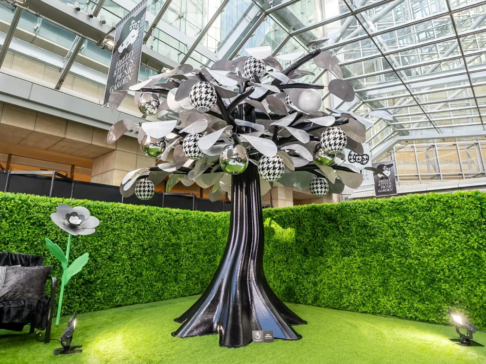 HELLO KITTY’S PICNIC GARDEN