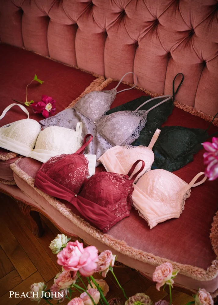 森香澄が魅せる♡PEACH JOHN 2025ホリデーコレクション