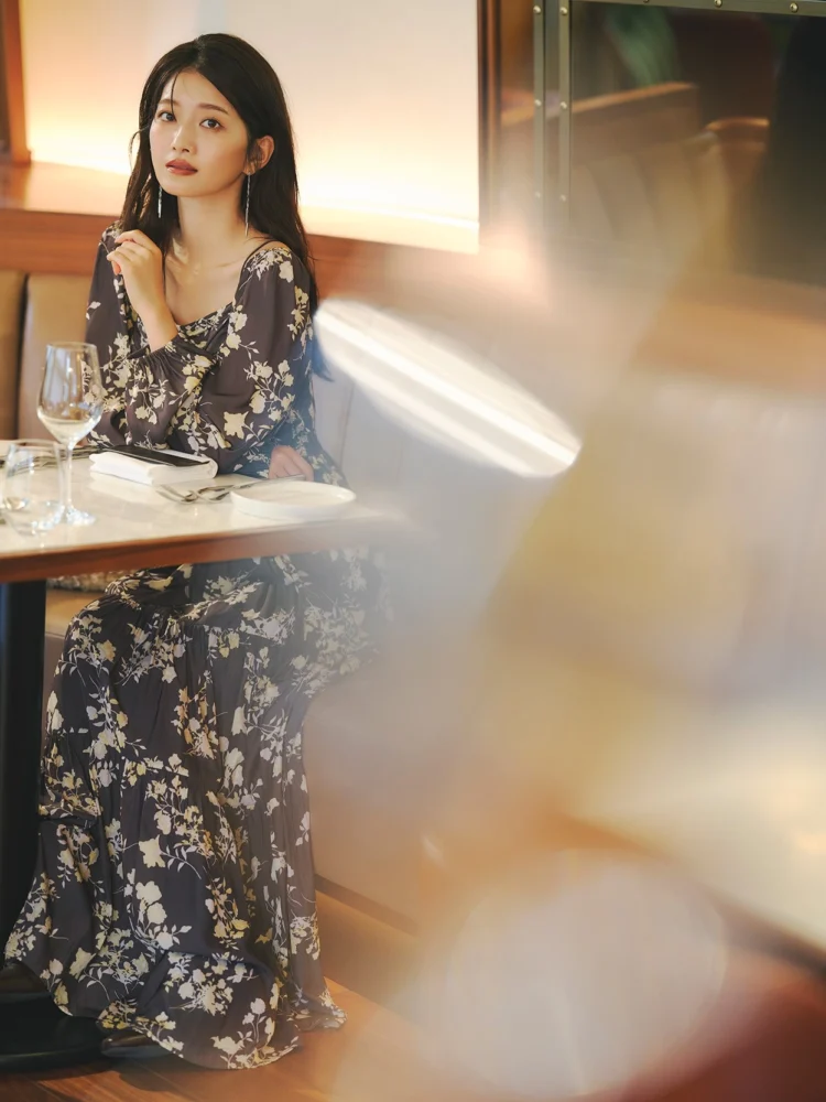 COCO DEAL - Dressed in Glowing Dreams