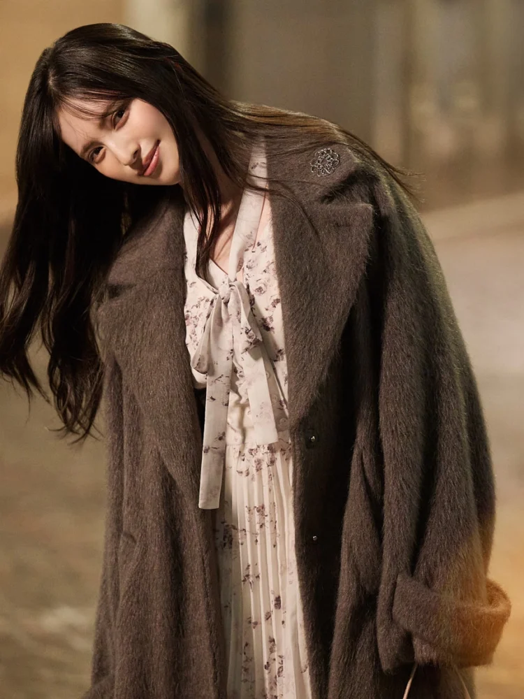 SNIDEL - 2025 HOLIDAY collection feat. Aki Suda