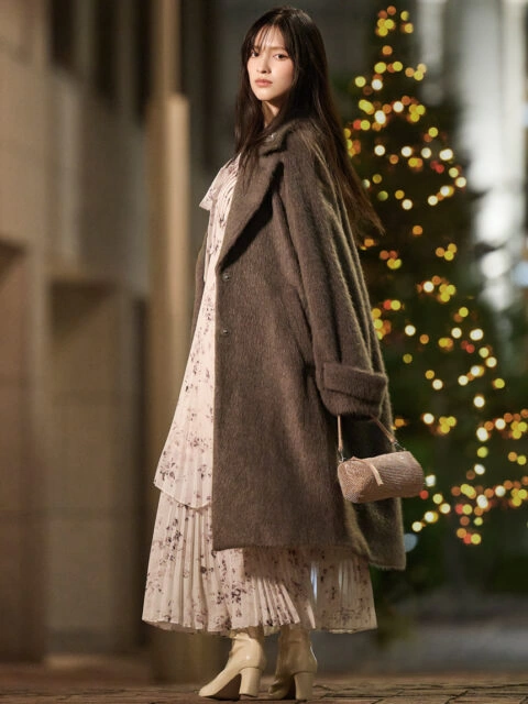 SNIDEL - 2025 HOLIDAY collection feat. Aki Suda