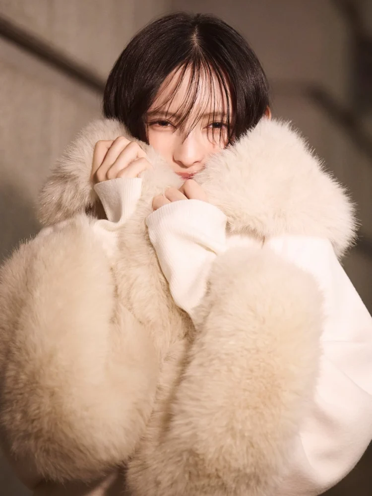 SNIDEL - 2025 HOLIDAY collection feat. Aki Suda