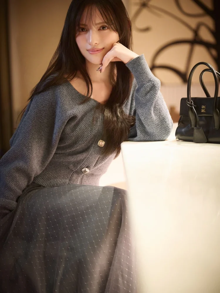 SNIDEL - 2025 HOLIDAY collection feat. Aki Suda