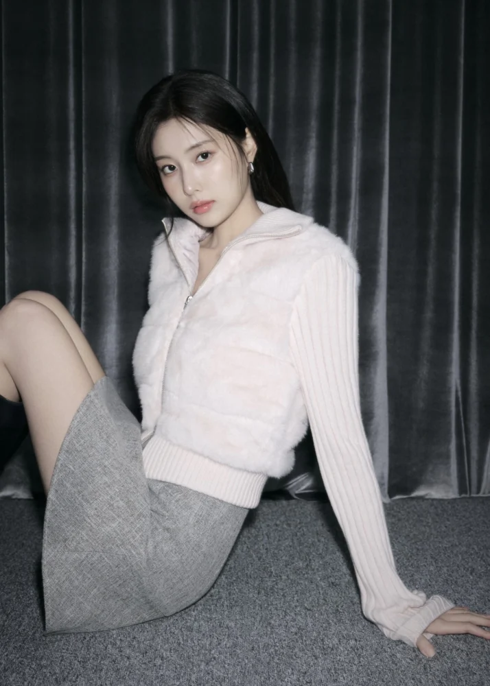 SNIDEL - 2025 WINTER COLLECTION THE HOLIDAY SPIRIT starring Kang Hye Won