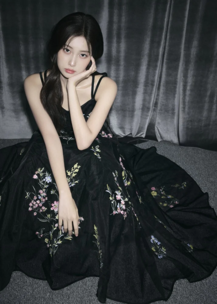 SNIDEL - 2025 WINTER COLLECTION THE HOLIDAY SPIRIT starring Kang Hye Won