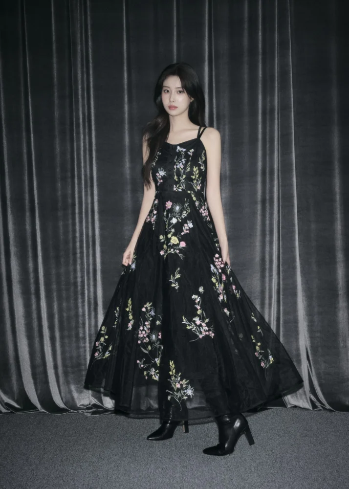 SNIDEL - 2025 WINTER COLLECTION THE HOLIDAY SPIRIT starring Kang Hye Won