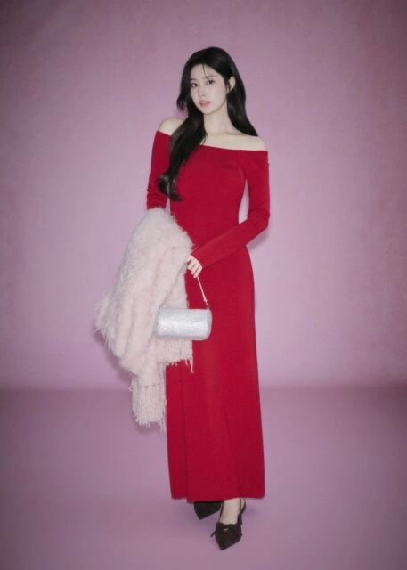 SNIDEL - 2025 WINTER COLLECTION THE HOLIDAY SPIRIT starring Kang Hye Won