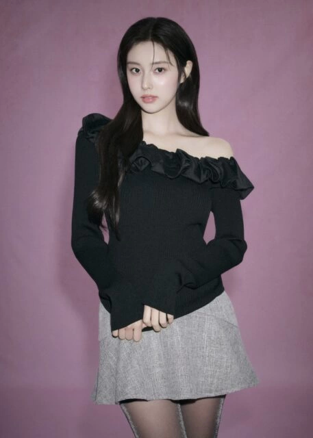 SNIDEL - 2025 WINTER COLLECTION THE HOLIDAY SPIRIT starring Kang Hye Won