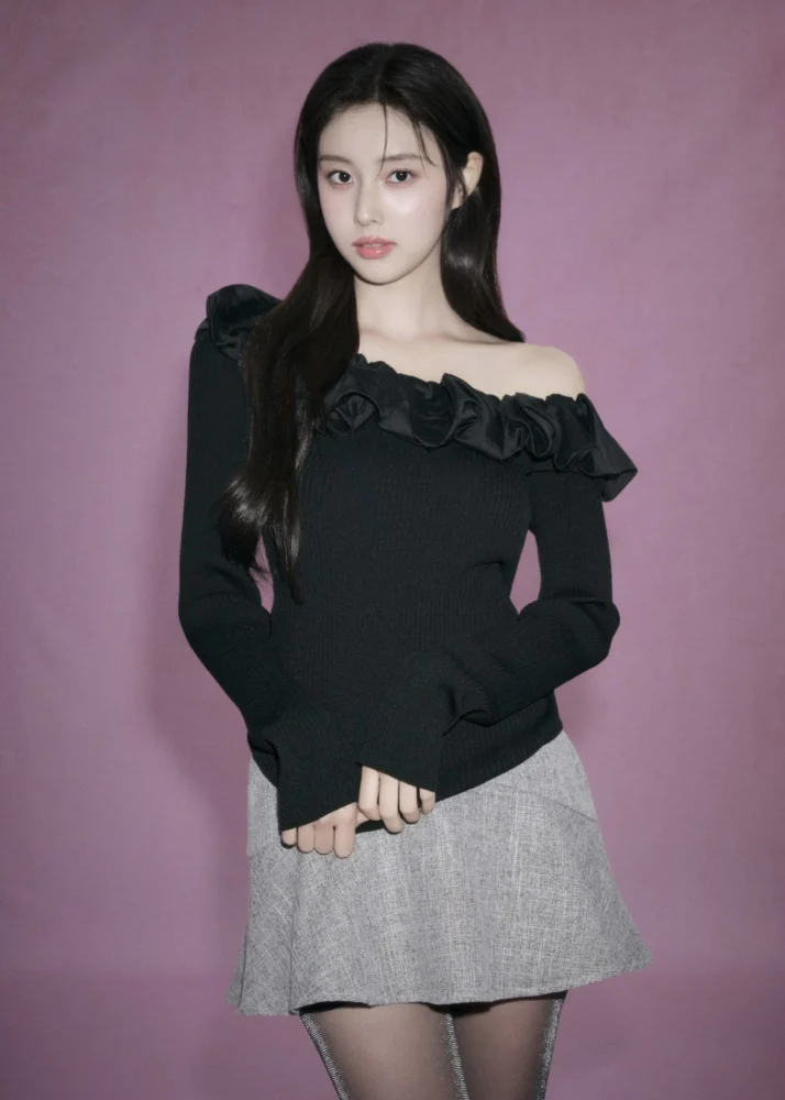 SNIDEL - 2025 WINTER COLLECTION THE HOLIDAY SPIRIT starring Kang Hye Won