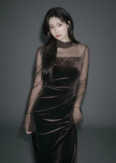 SNIDEL - 2025 WINTER COLLECTION THE HOLIDAY SPIRIT starring Kang Hye Won