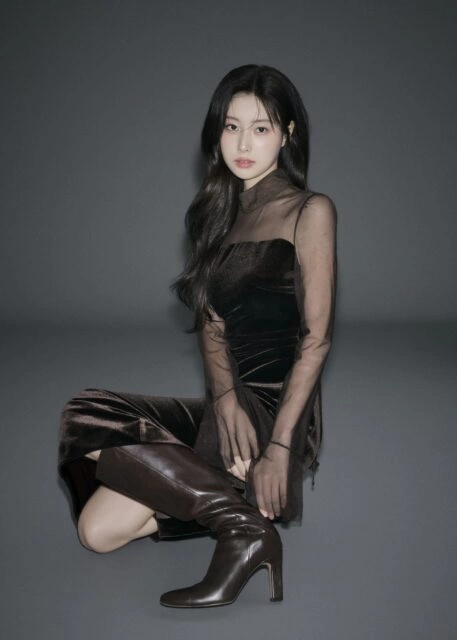 SNIDEL - 2025 WINTER COLLECTION THE HOLIDAY SPIRIT starring Kang Hye Won