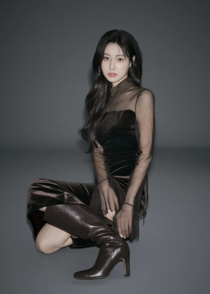 SNIDEL - 2025 WINTER COLLECTION THE HOLIDAY SPIRIT starring Kang Hye Won