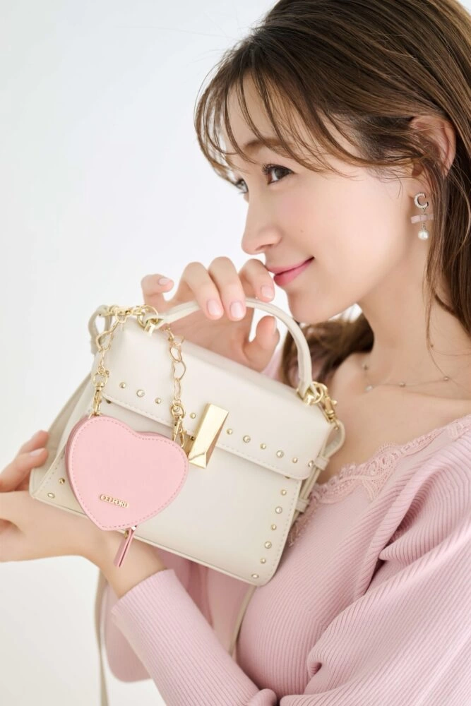 CELFORD - Mode de Hearts 甘さだけじゃない、モードに楽しむバレンタイン。