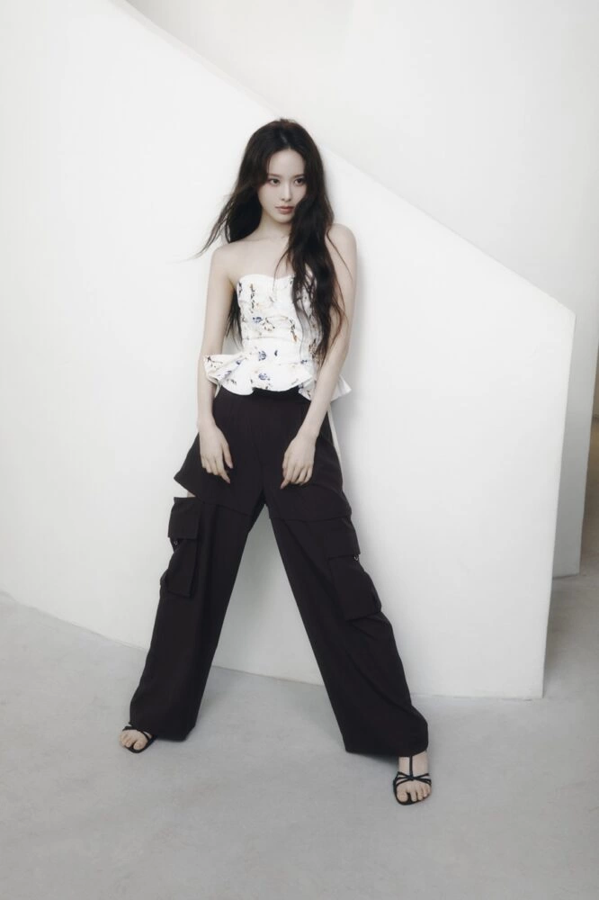 FRAY I.D Starring BANG JEE MIN / izna ISSUE2 Pink Threshold