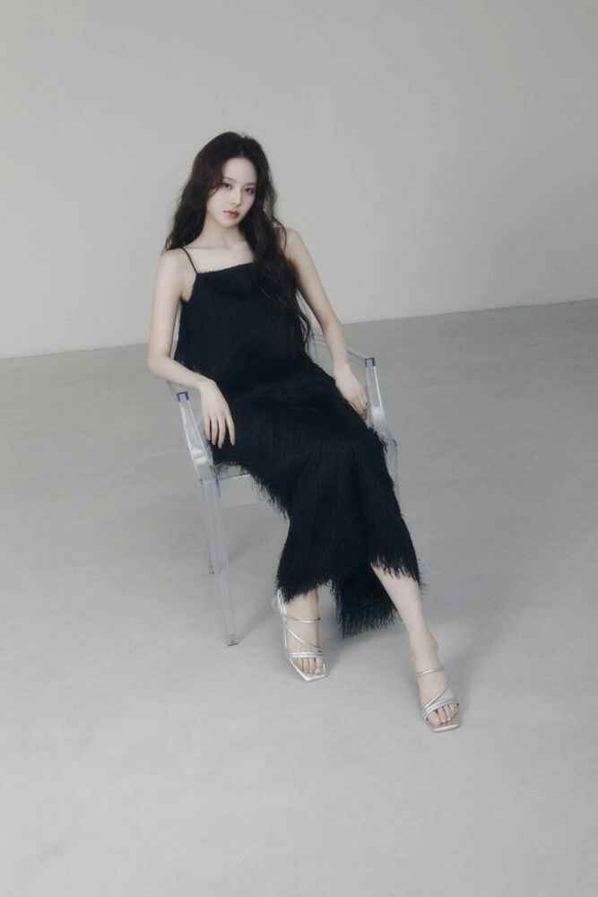 FRAY I.D Starring BANG JEE MIN / izna ISSUE2 Pink Threshold