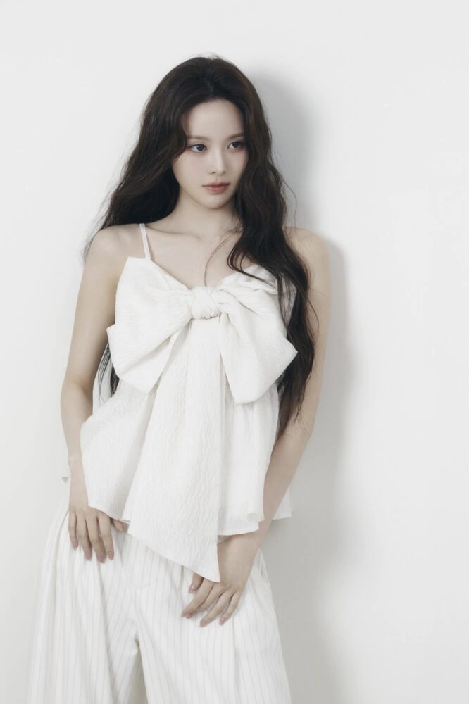 FRAY I.D Starring BANG JEE MIN / izna ISSUE2 Pink Threshold