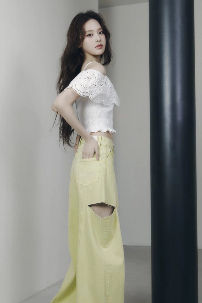 FRAY I.D Starring BANG JEE MIN / izna ISSUE2 Pink Threshold