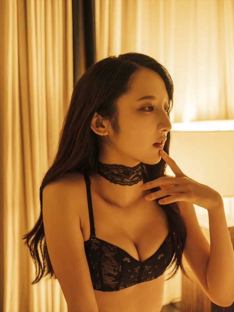 AKB48 長友彩海1st写真集 予定外の瞳