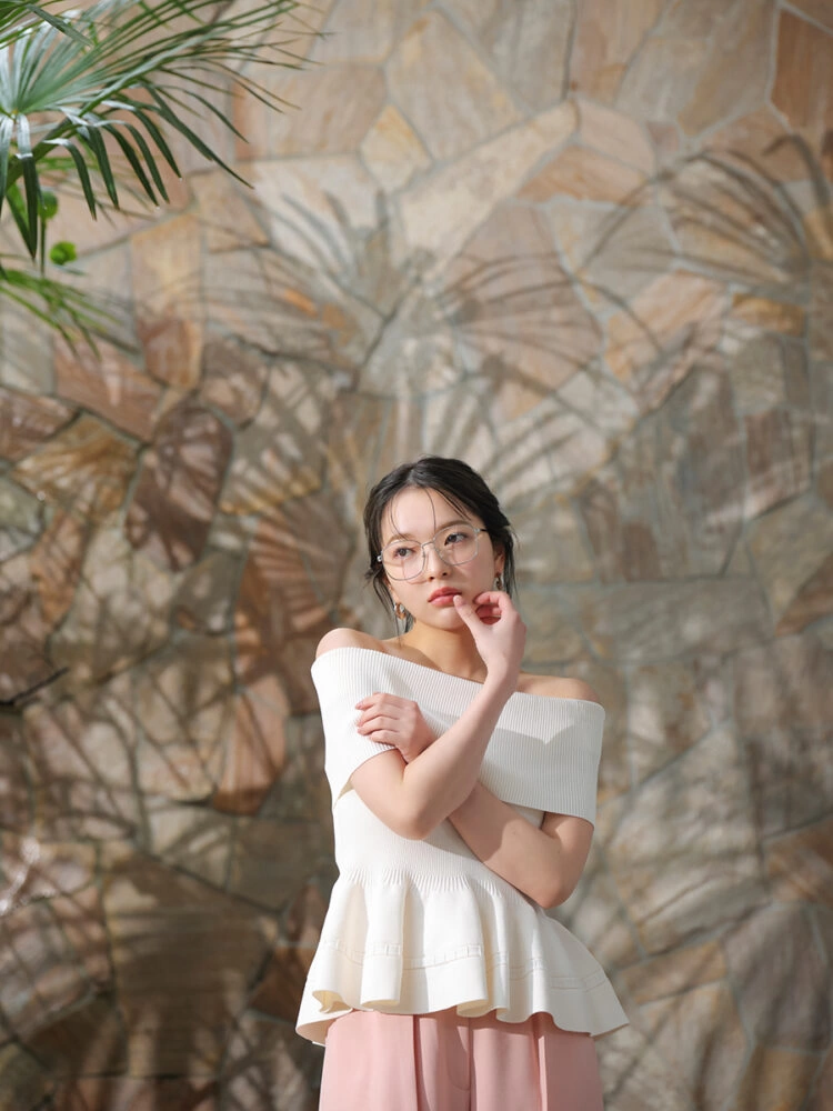 SHEER SUMMER GLOW starring MEI TANAKA