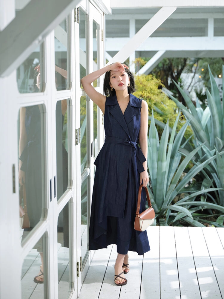 SHEER SUMMER GLOW starring MEI TANAKA