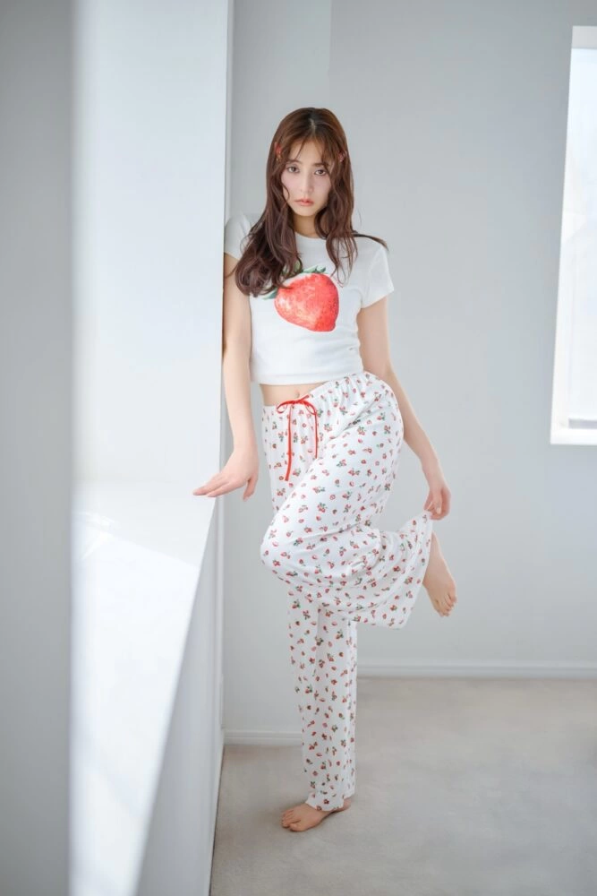SNIDEL HOME - STRAWBERRY COLLECTION feat. Yuko Araki