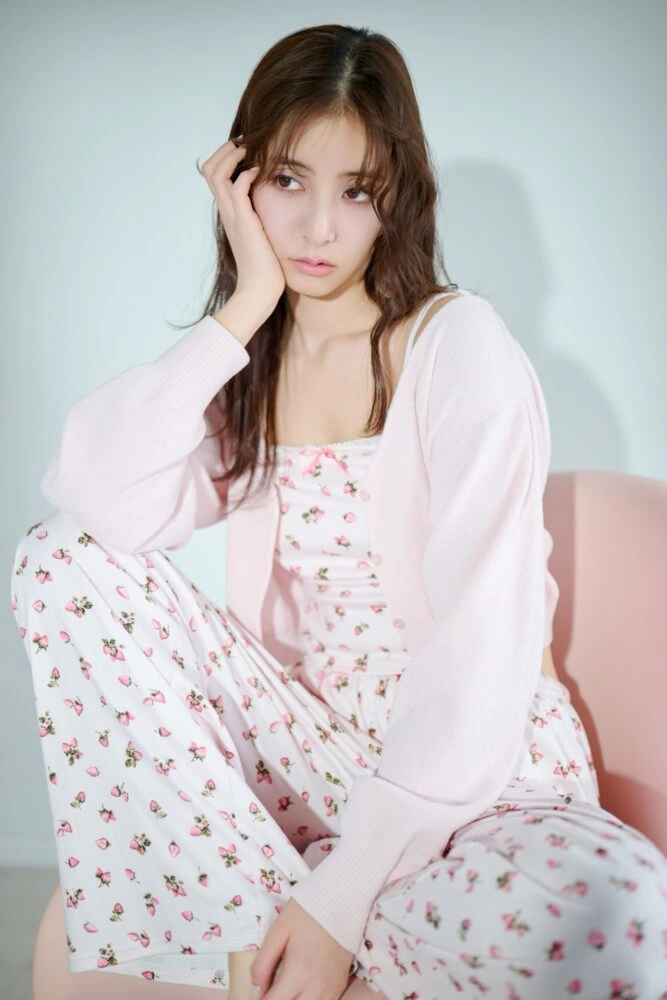 SNIDEL HOME - STRAWBERRY COLLECTION feat. Yuko Araki