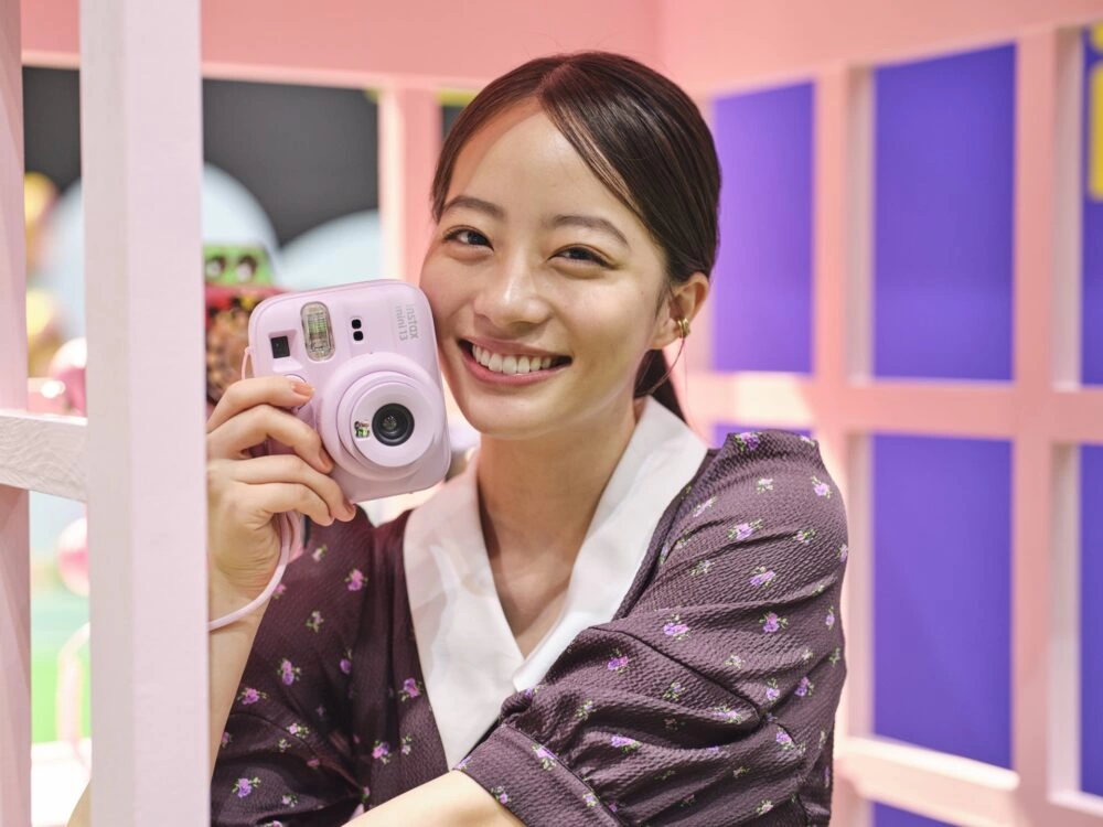 「instax mini 13」アンバサダー・池端杏慈