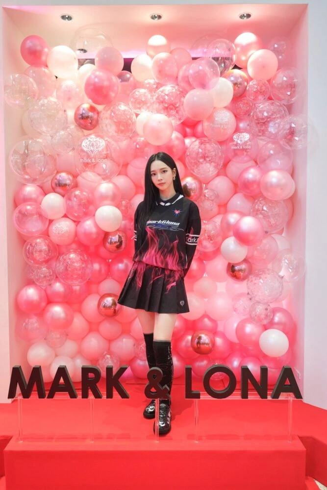 KARINA × MARK & LONA 新アンバサダー就任 & 新CM『PLAY ILLUSION』公開記者発表会