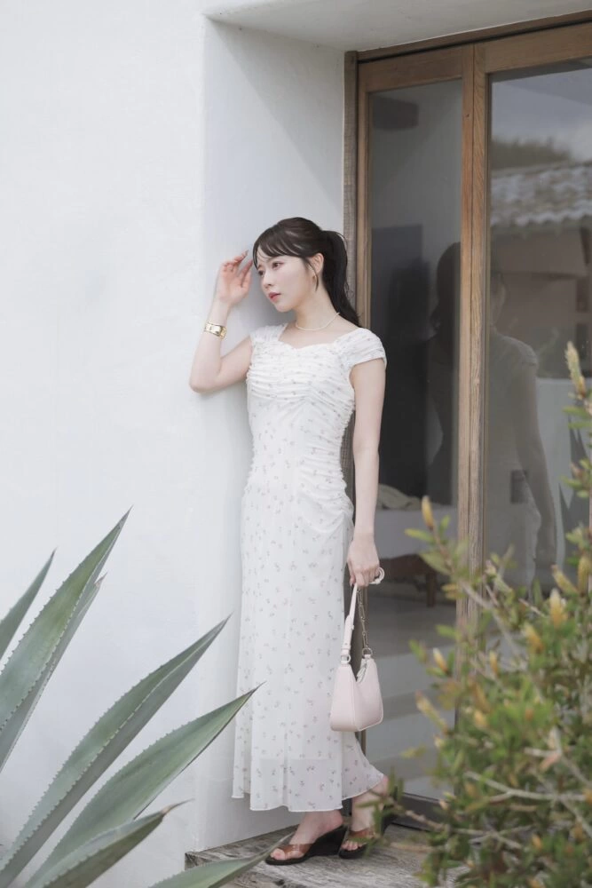 LILLIAN CARAT - Romantic Escape